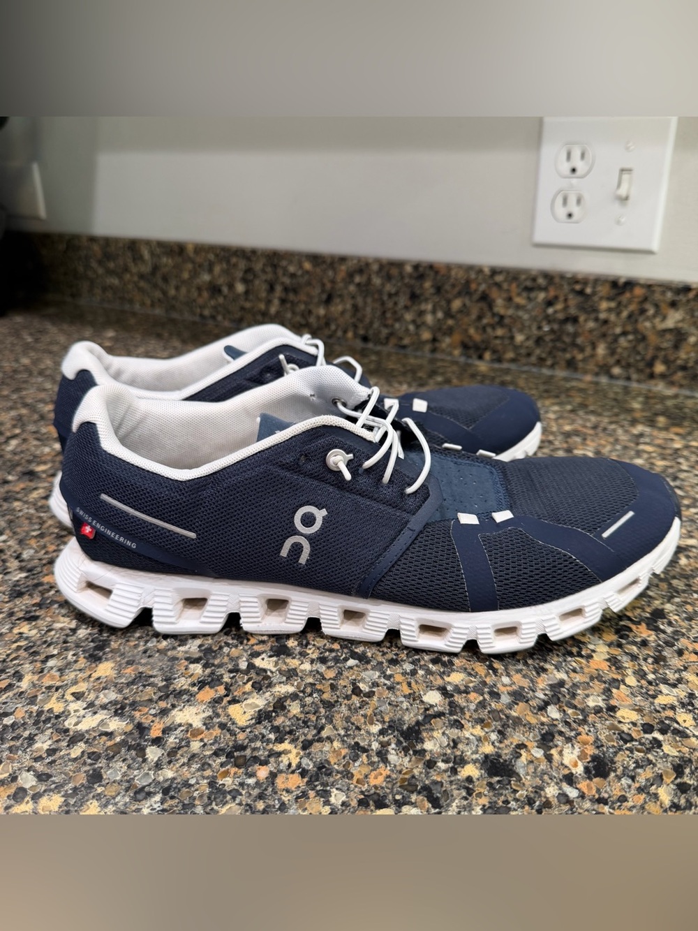 On Running Cloud Navy/White Men’s Running Shoes 10.5